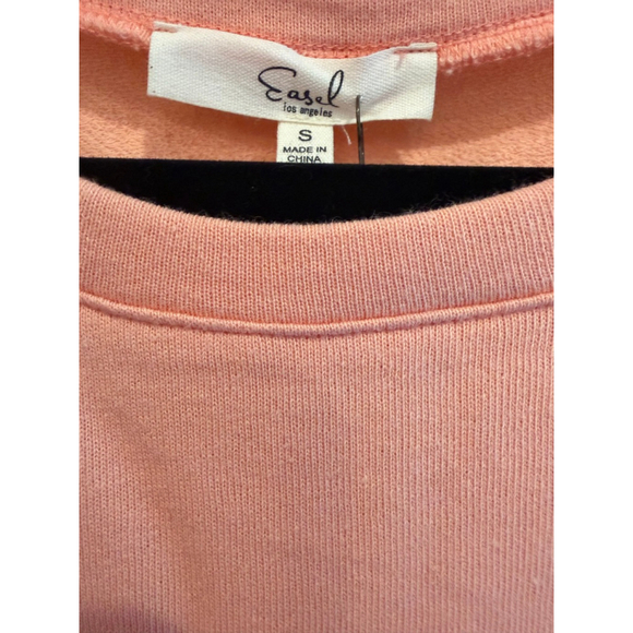 Size S Oversized Easel Heart Patched Top in Peach - Picture 8 of 8